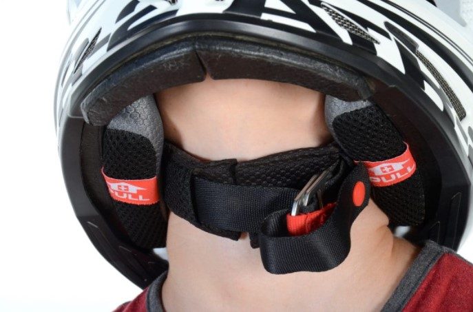 Adjust the Helmet Straps