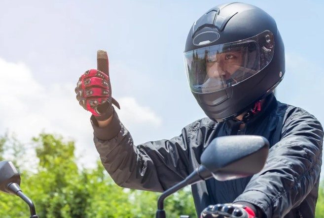 How Should A Motorcycle Helmet Fit On Your Head?