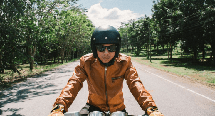 Benefits of wearing a motorcycle helmet with glasses on